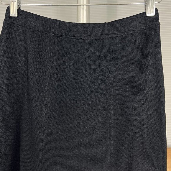 St. John Wool Blend Navy Blue Lined A-Line‎ Flare Santana Knit Skirt Sz 2 - Picture 2 of 12